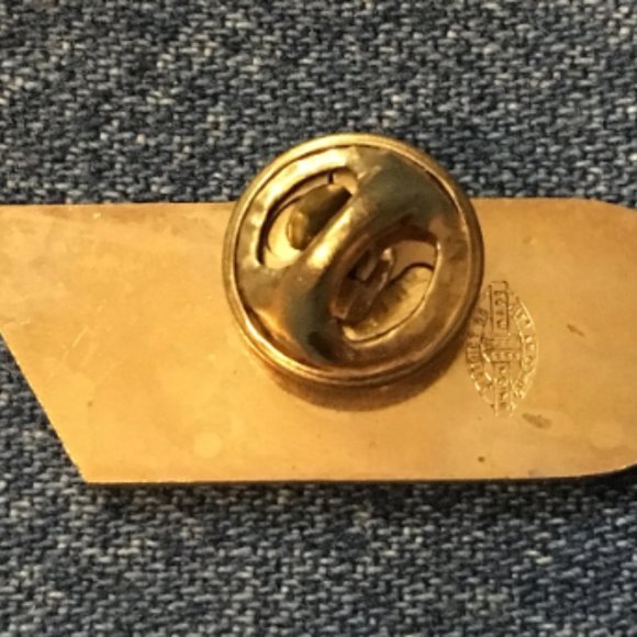 Vintage abc Sports Pin ~ TV Broadcasting Logo ~ Non Olympic Media - Picture 2 of 3